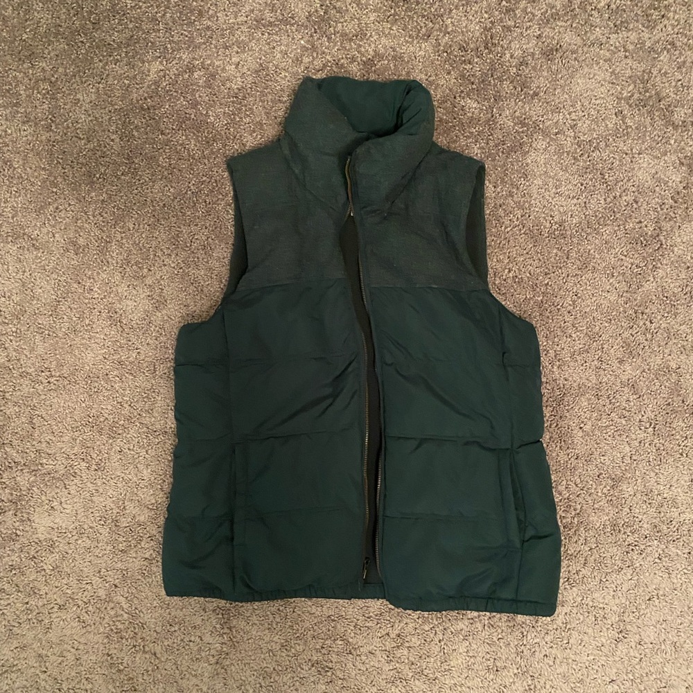 Puffer green vest. Size large